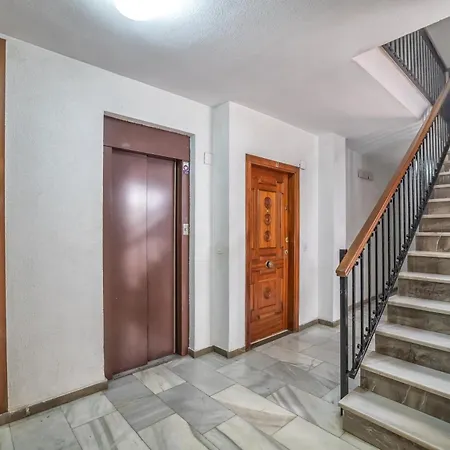Apto Vallellano Junto Al Casco Historico & Parking Incluido דירה *
